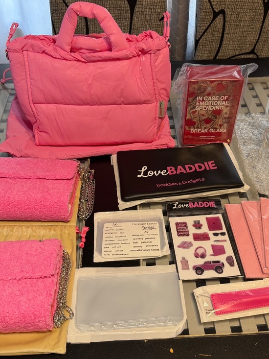 Baddies and Budgets V-Day Box - Picture 4 of 4